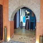 Mezquita De דירה *